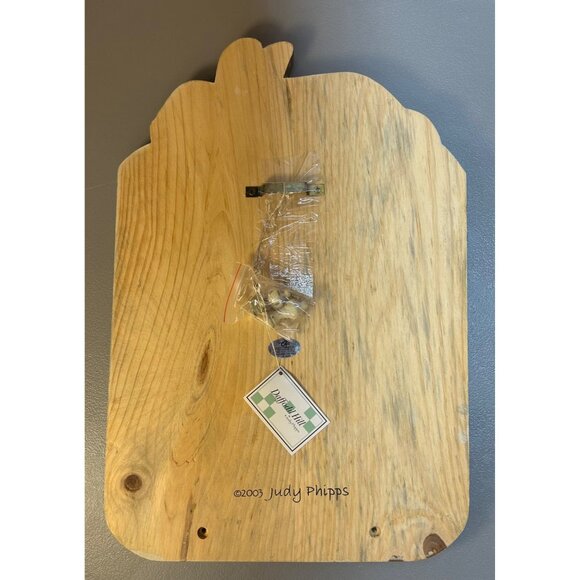 Handcrafted Wood Checkerboard with 2 Pegs Judy Phipps Easter Rabbit Wall Hanging - Picture 2 of 11